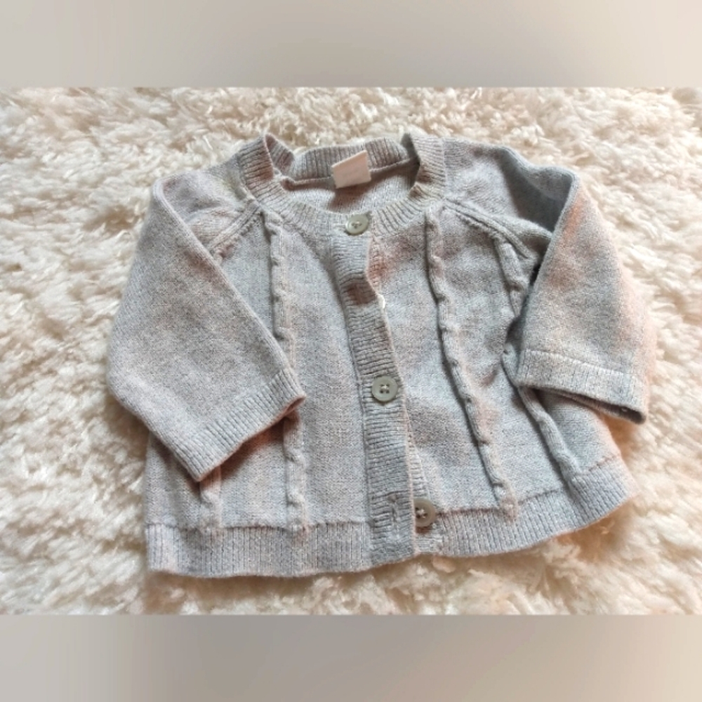 EUC Old Navy baby girl 0-3 months gray knit front button cardigan